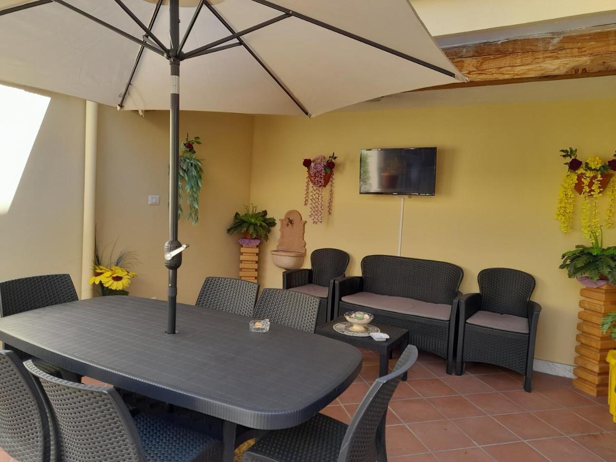 B&B Renella Caserta Buitenkant foto